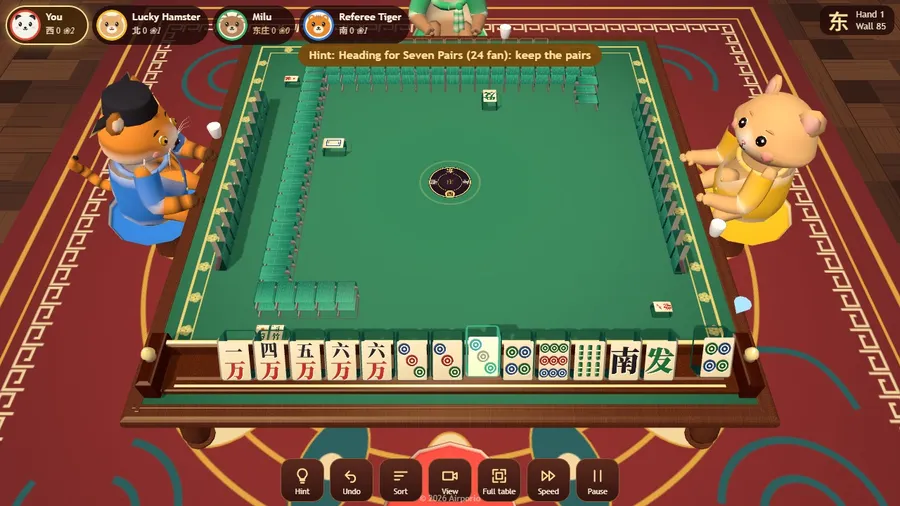 Midgame with a hint: a ring marks the suggested discard and the hint names the fan the hand is heading for.